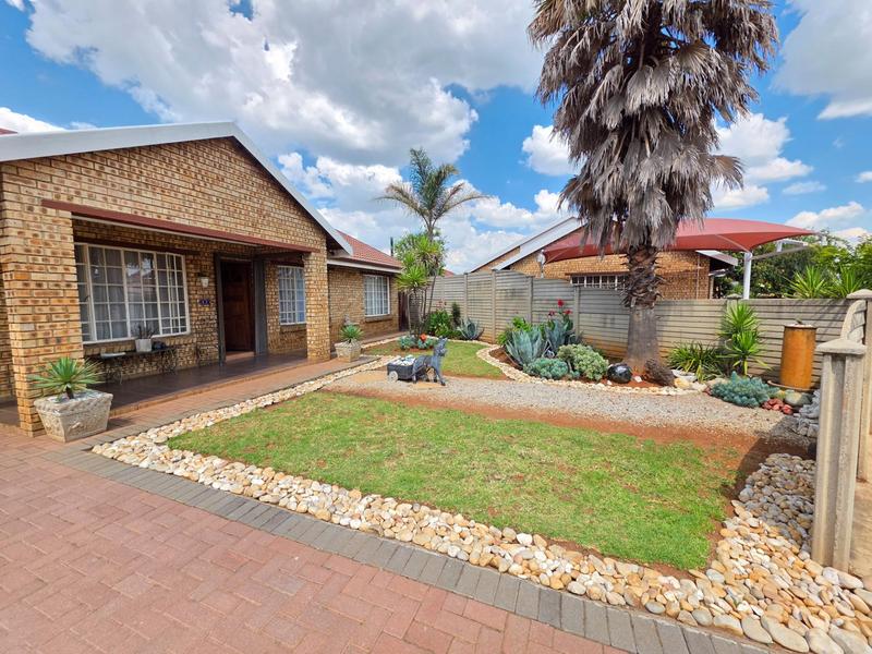3 Bedroom Property for Sale in Kookrus Gauteng