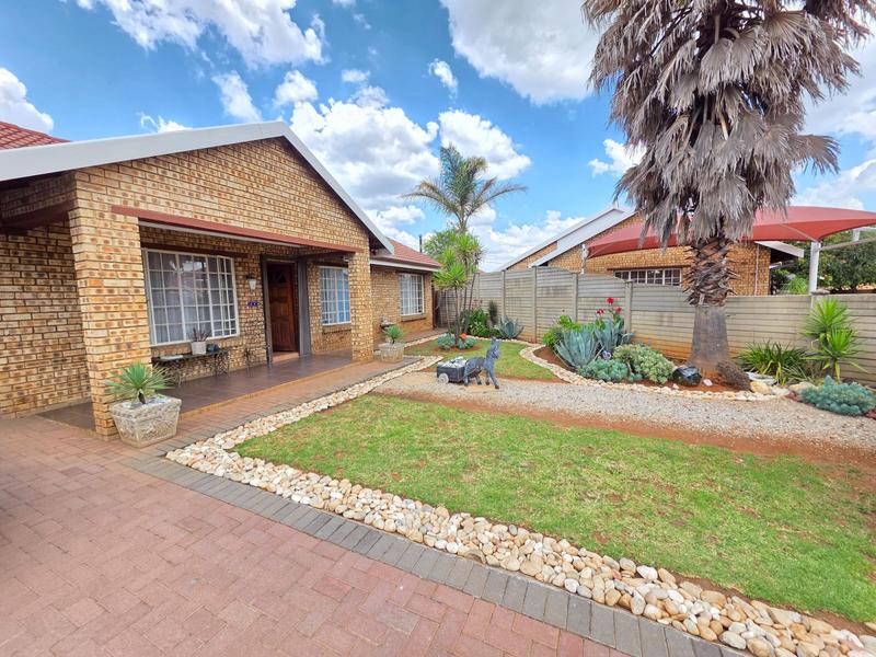 3 Bedroom Property for Sale in Kookrus Gauteng