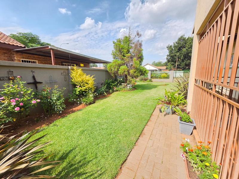 3 Bedroom Property for Sale in Kookrus Gauteng