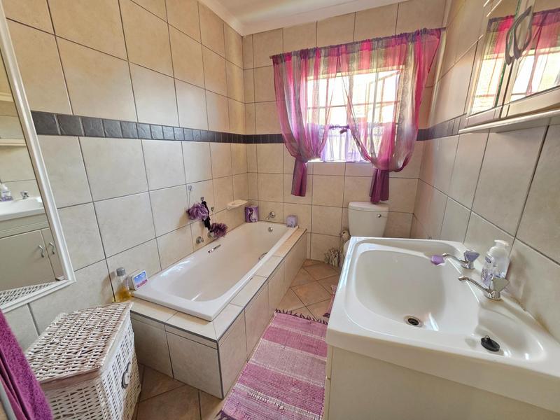 3 Bedroom Property for Sale in Kookrus Gauteng