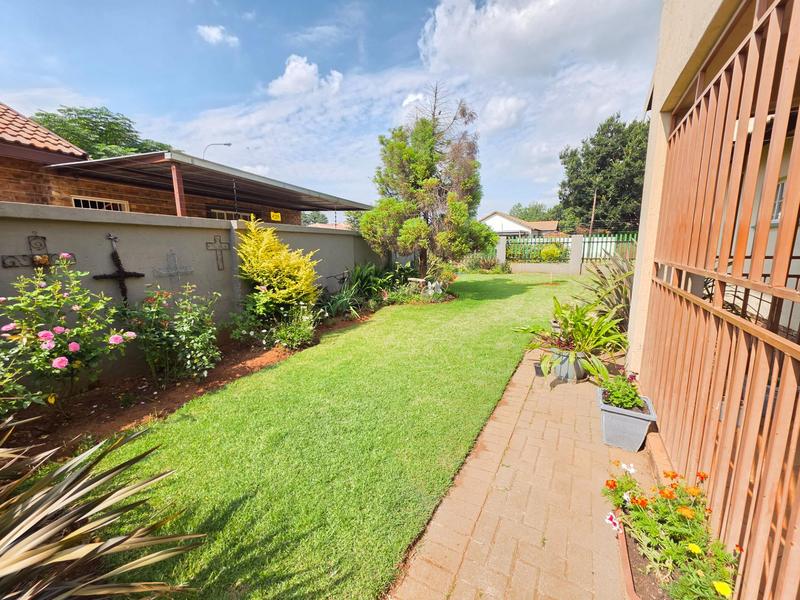 3 Bedroom Property for Sale in Kookrus Gauteng