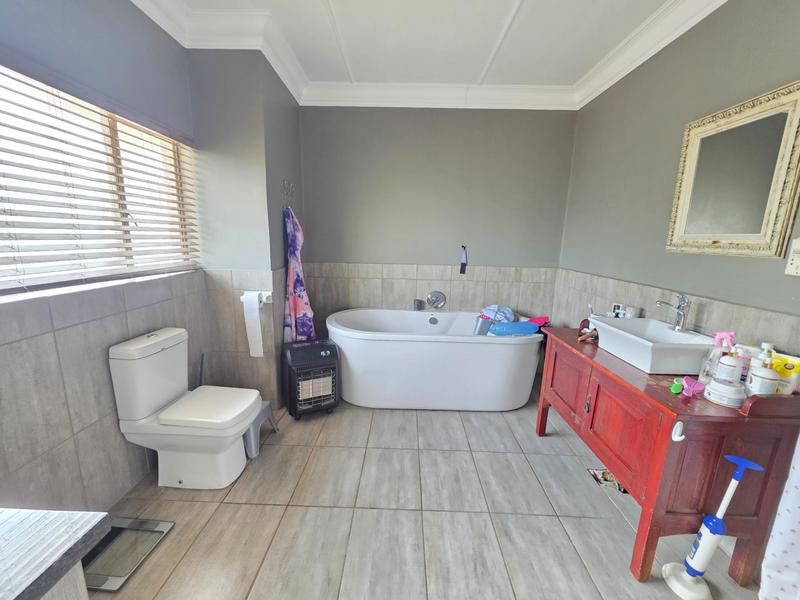 4 Bedroom Property for Sale in Meyerton Central Gauteng