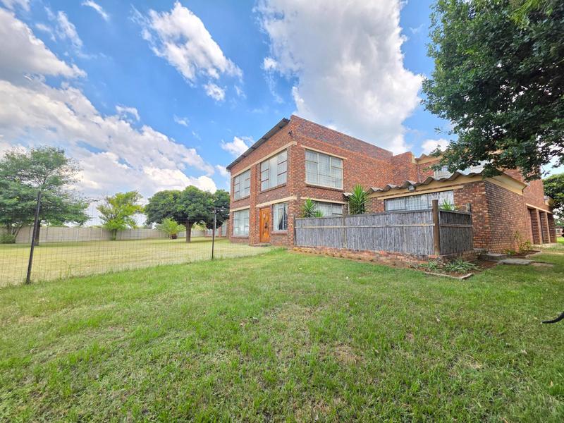6 Bedroom Property for Sale in Nelsonia Gauteng
