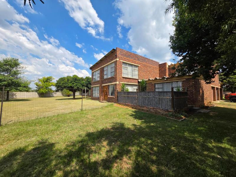 6 Bedroom Property for Sale in Nelsonia Gauteng