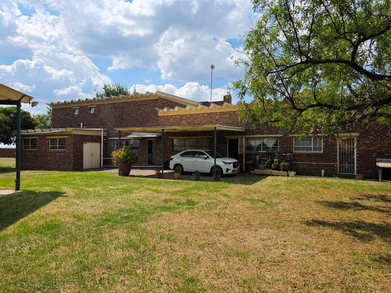 6 Bedroom Property for Sale in Nelsonia Gauteng