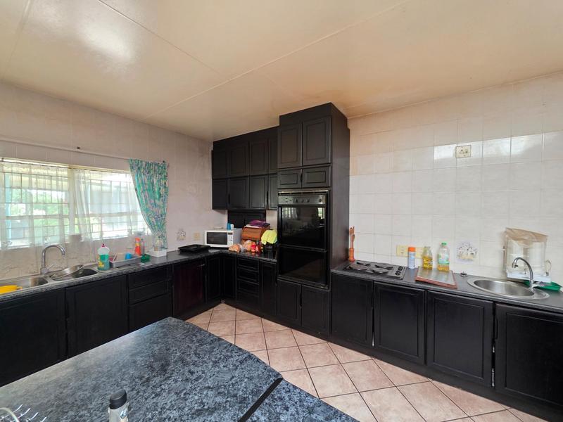 6 Bedroom Property for Sale in Nelsonia Gauteng