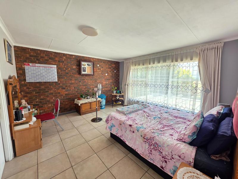 6 Bedroom Property for Sale in Nelsonia Gauteng