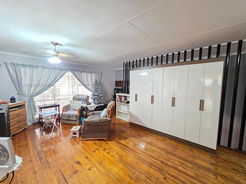 6 Bedroom Property for Sale in Nelsonia Gauteng