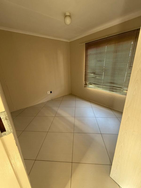 2 Bedroom Property for Sale in Rosslyn Gauteng