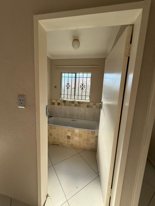 2 Bedroom Property for Sale in Rosslyn Gauteng