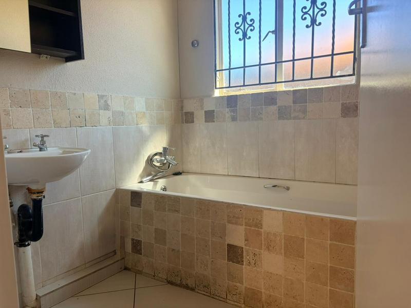 2 Bedroom Property for Sale in Rosslyn Gauteng