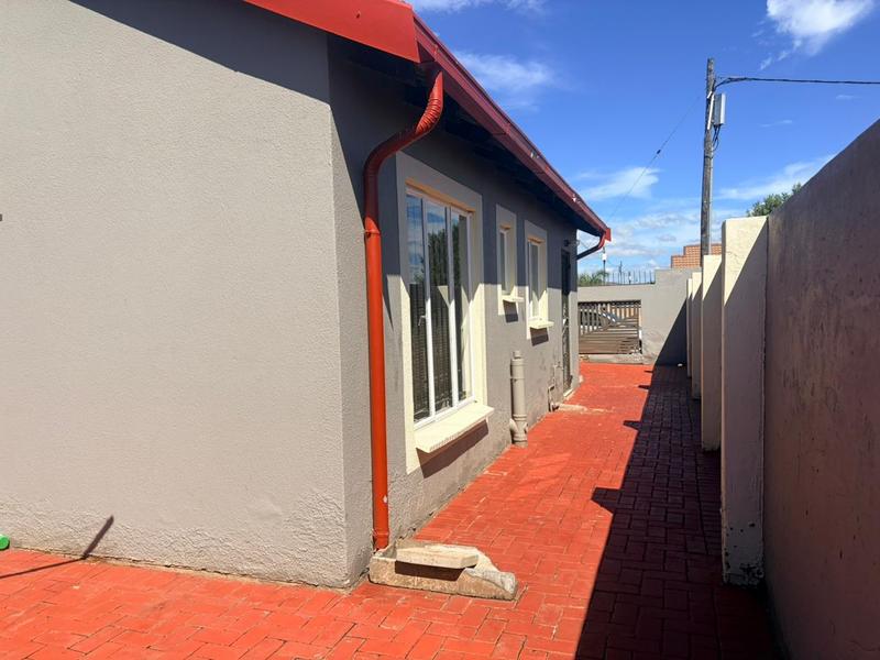 2 Bedroom Property for Sale in Rosslyn Gauteng