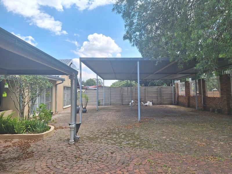 To Let 4 Bedroom Property for Rent in Brenthurst Gauteng