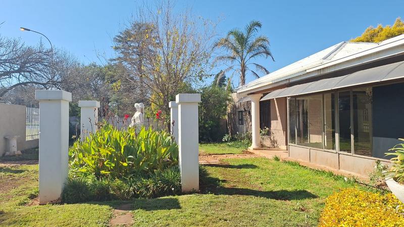 To Let 4 Bedroom Property for Rent in Dalview Gauteng