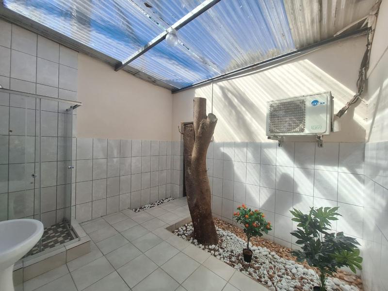 To Let 4 Bedroom Property for Rent in Dalview Gauteng