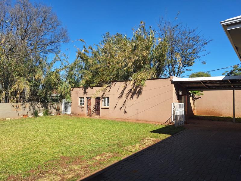 To Let 4 Bedroom Property for Rent in Dalview Gauteng
