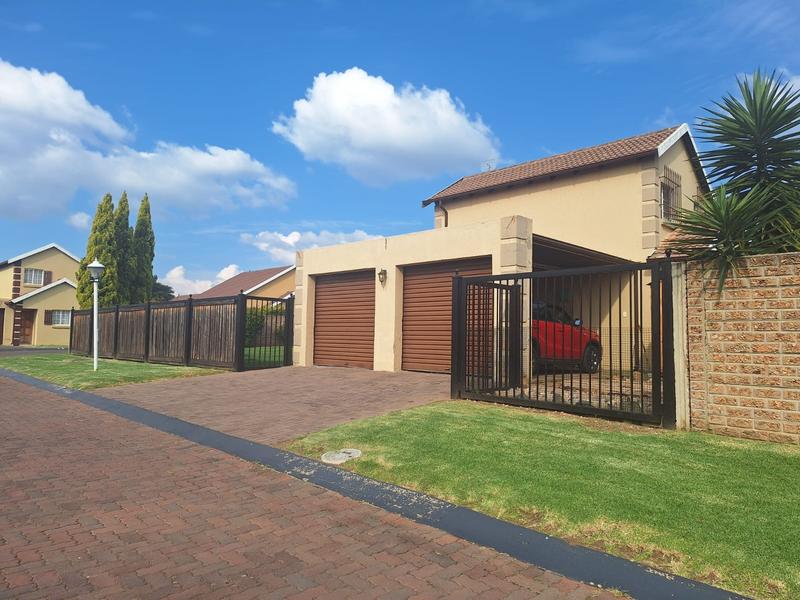 3 Bedroom Property for Sale in Sonneveld Gauteng
