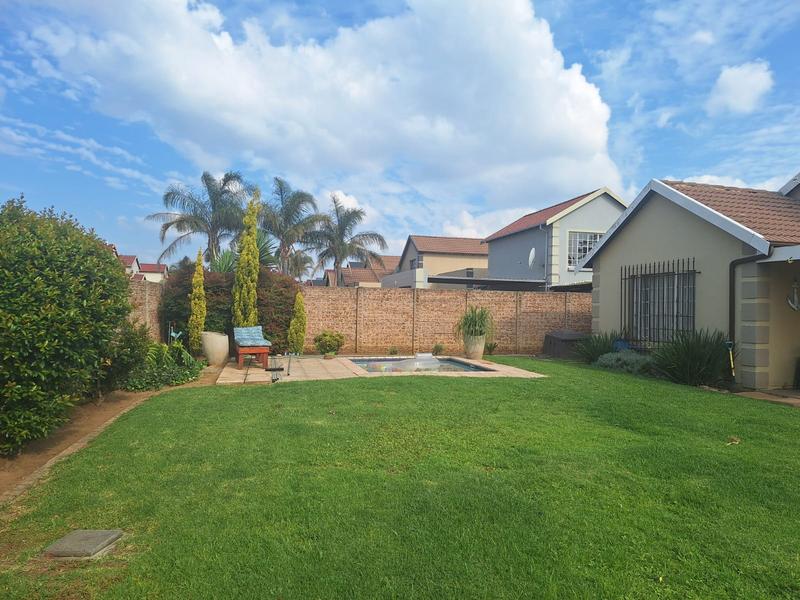 3 Bedroom Property for Sale in Sonneveld Gauteng