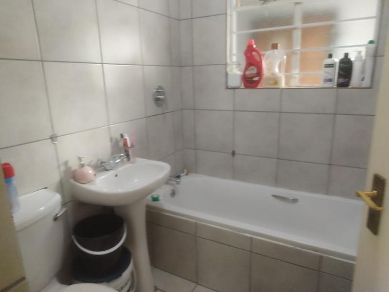 To Let 2 Bedroom Property for Rent in Northcliff Gauteng