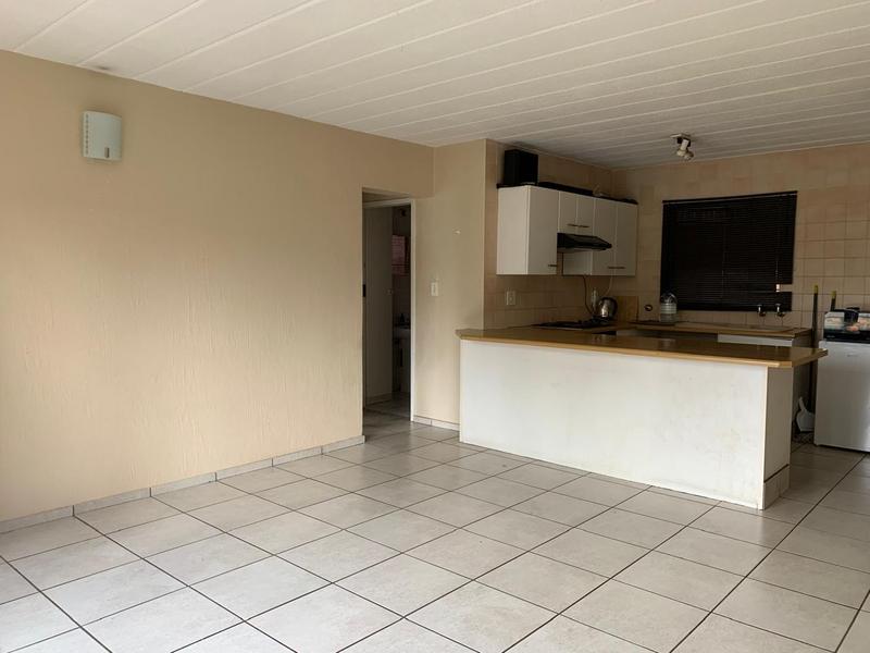 2 Bedroom Property for Sale in Helderkruin Gauteng