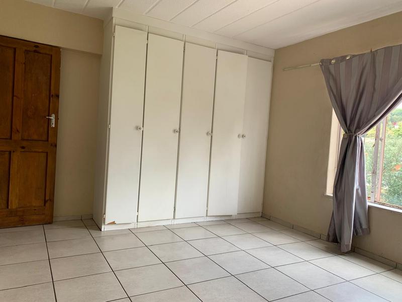 2 Bedroom Property for Sale in Helderkruin Gauteng