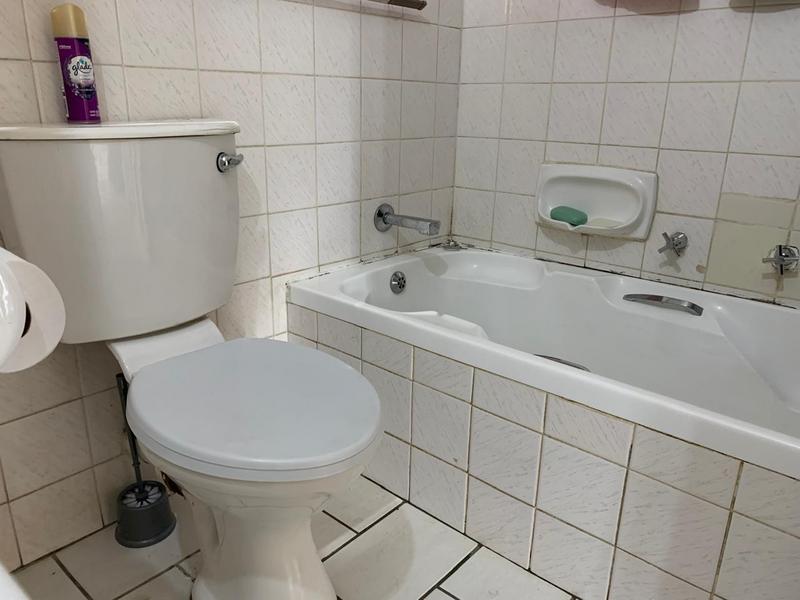 2 Bedroom Property for Sale in Helderkruin Gauteng