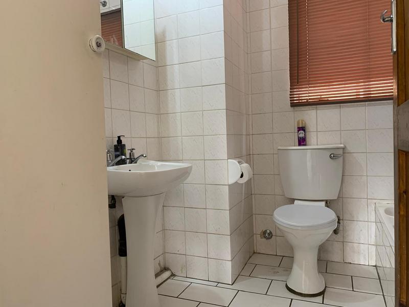 2 Bedroom Property for Sale in Helderkruin Gauteng