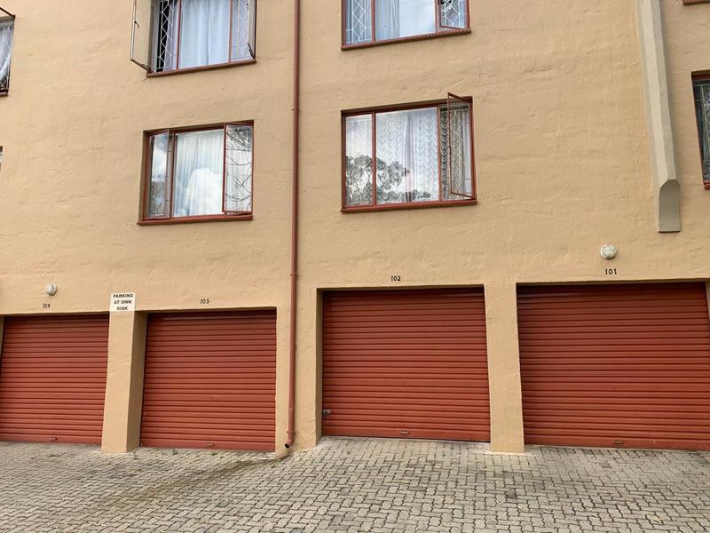 2 Bedroom Property for Sale in Helderkruin Gauteng