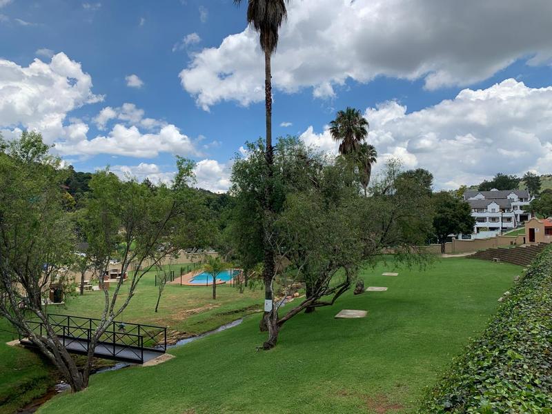 2 Bedroom Property for Sale in Helderkruin Gauteng