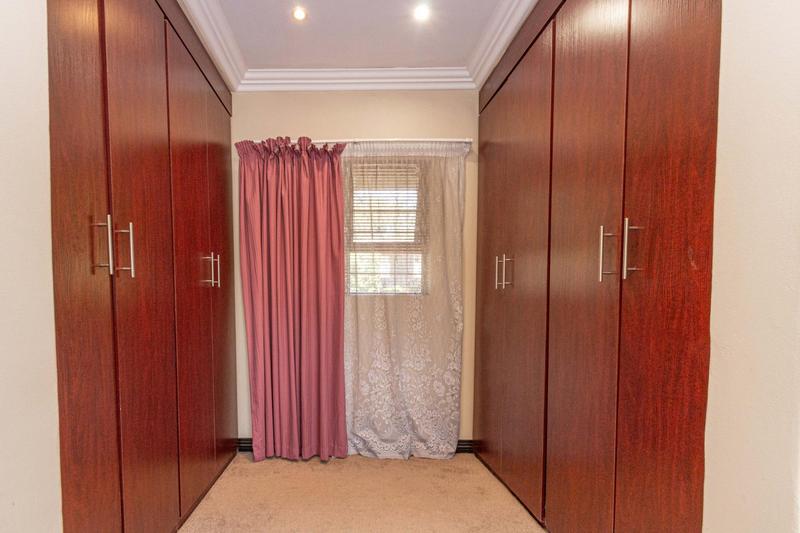 6 Bedroom Property for Sale in Bryanston Gauteng
