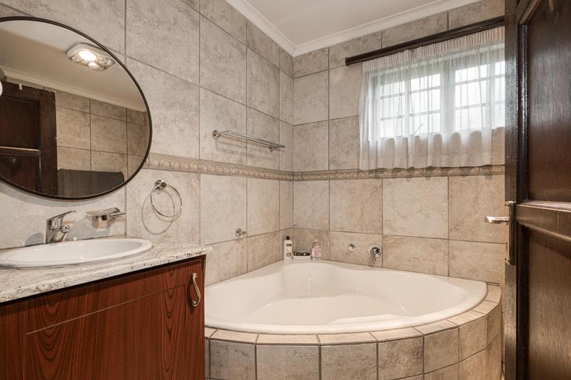 7 Bedroom Property for Sale in Bryanston Gauteng