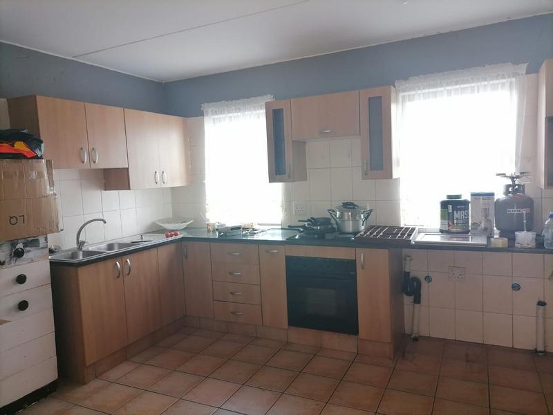 To Let 3 Bedroom Property for Rent in Gosforth Park Gauteng