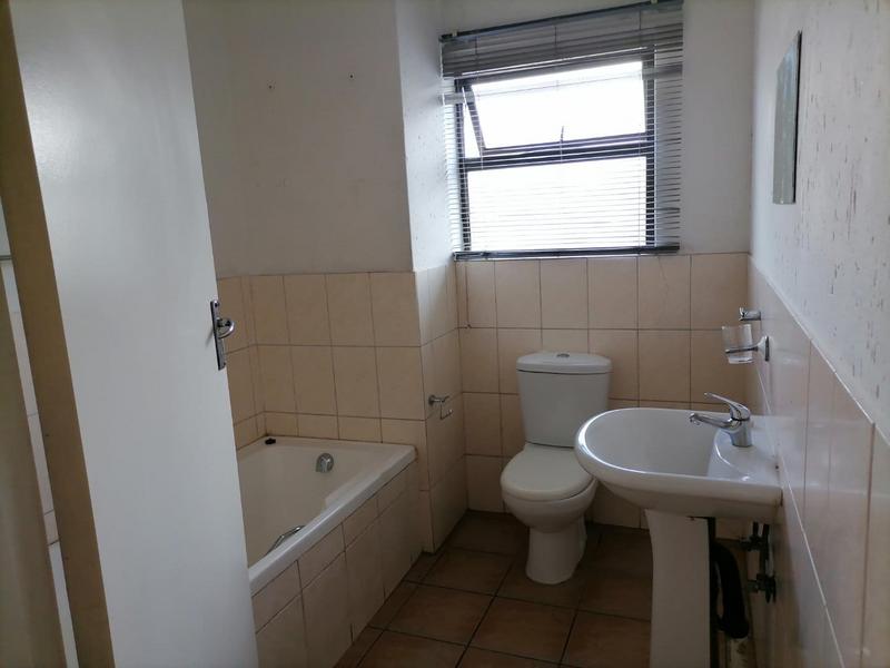 To Let 3 Bedroom Property for Rent in Gosforth Park Gauteng