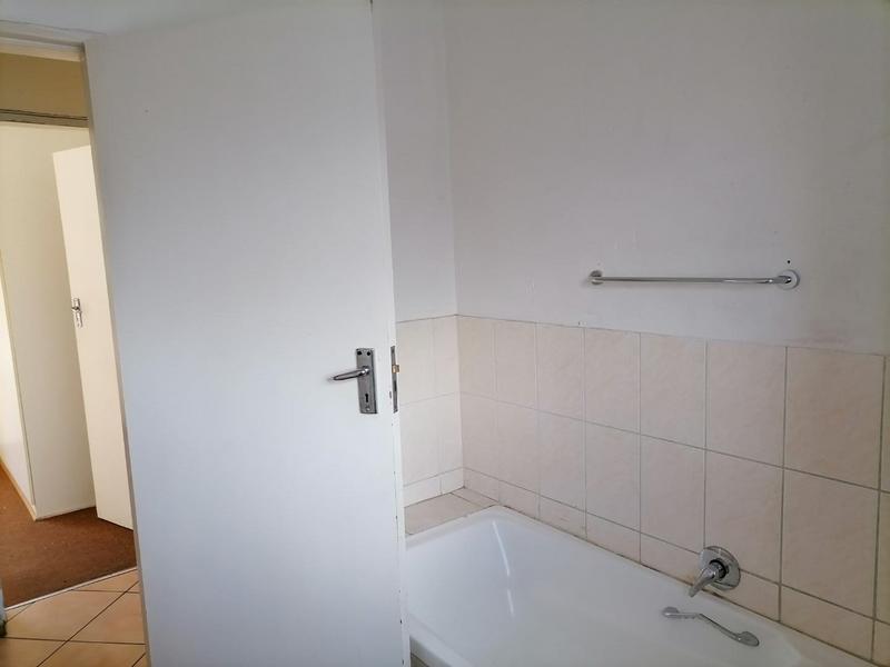 To Let 3 Bedroom Property for Rent in Gosforth Park Gauteng