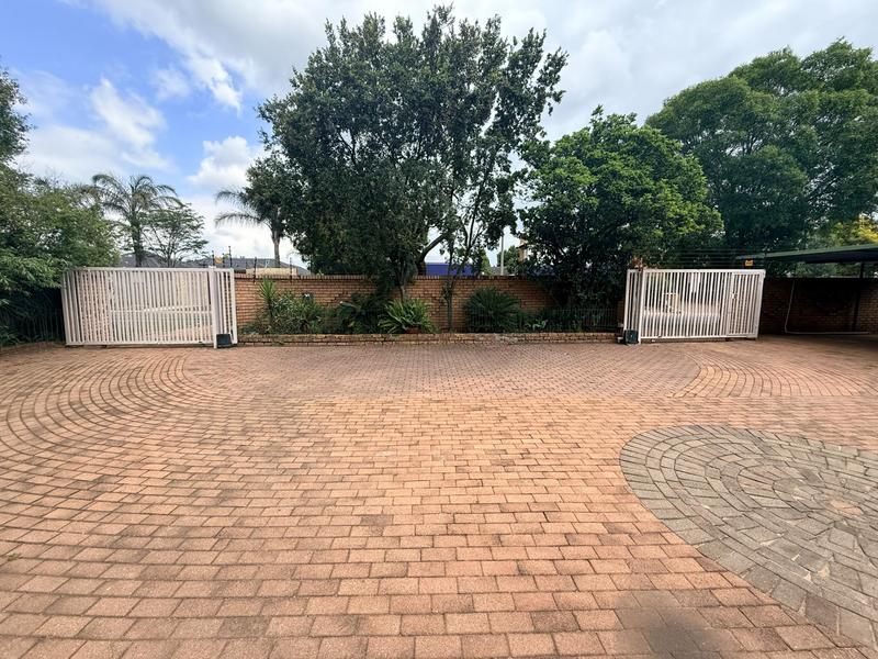To Let 4 Bedroom Property for Rent in Glen Marais Gauteng