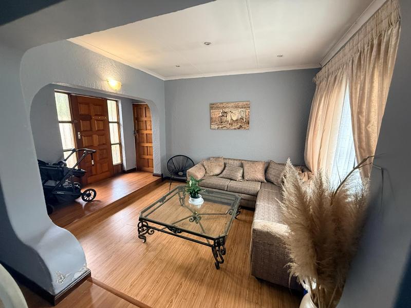 To Let 4 Bedroom Property for Rent in Glen Marais Gauteng