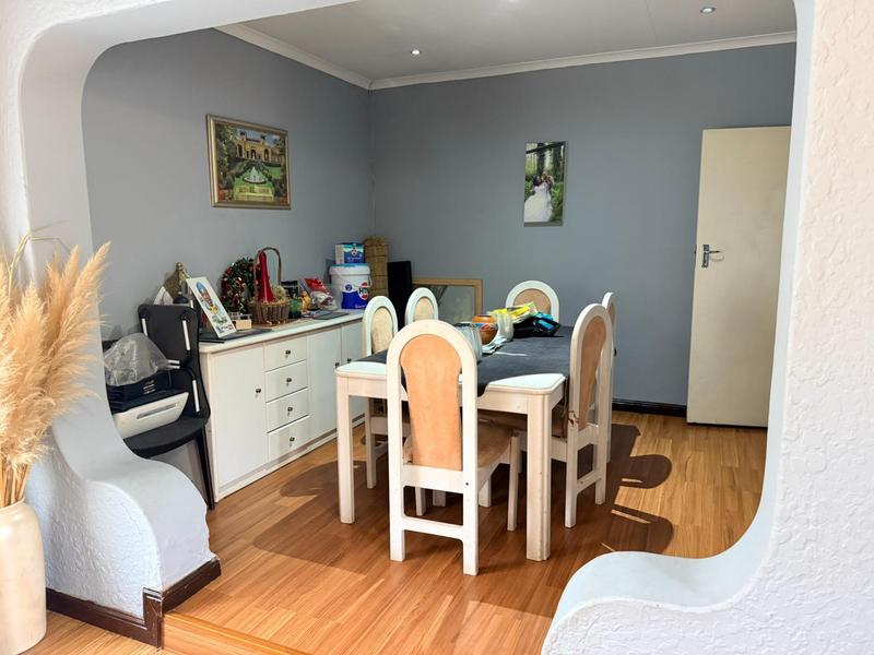 To Let 4 Bedroom Property for Rent in Glen Marais Gauteng
