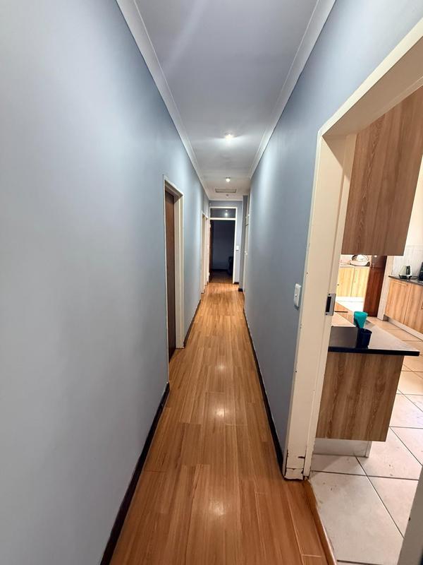 To Let 4 Bedroom Property for Rent in Glen Marais Gauteng