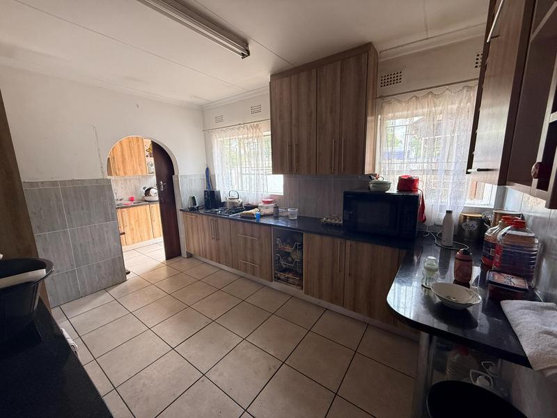 To Let 4 Bedroom Property for Rent in Glen Marais Gauteng