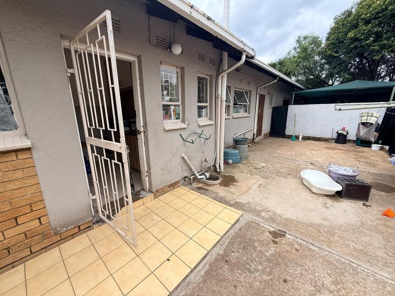 To Let 4 Bedroom Property for Rent in Glen Marais Gauteng
