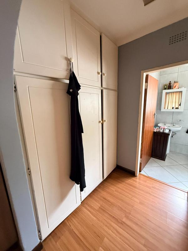 To Let 4 Bedroom Property for Rent in Glen Marais Gauteng