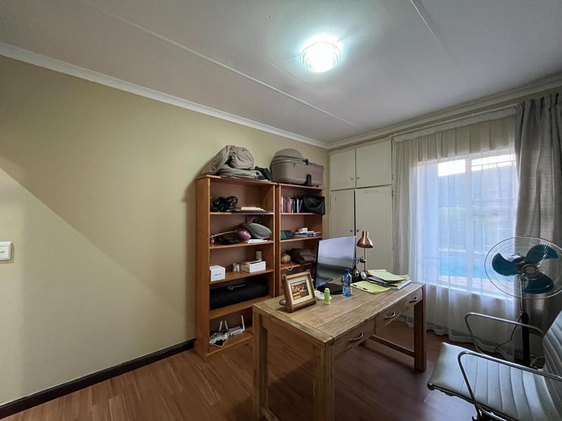 To Let 4 Bedroom Property for Rent in Glen Marais Gauteng