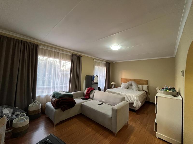 To Let 4 Bedroom Property for Rent in Glen Marais Gauteng