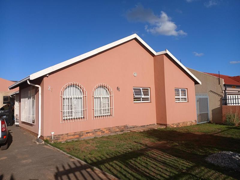 To Let 2 Bedroom Property for Rent in Zakariyya Park Gauteng