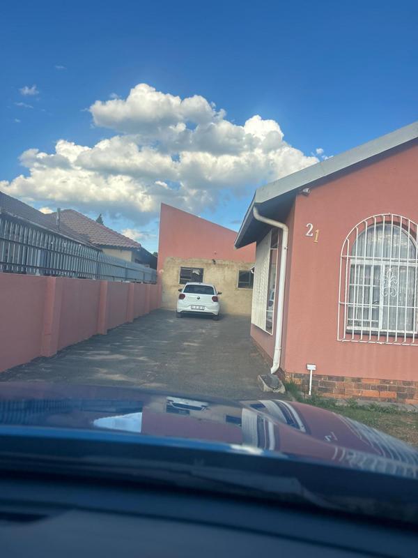 To Let 2 Bedroom Property for Rent in Zakariyya Park Gauteng