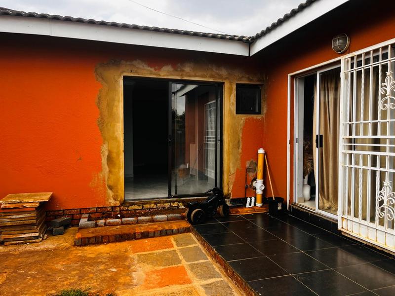 To Let 2 Bedroom Property for Rent in Zakariyya Park Gauteng