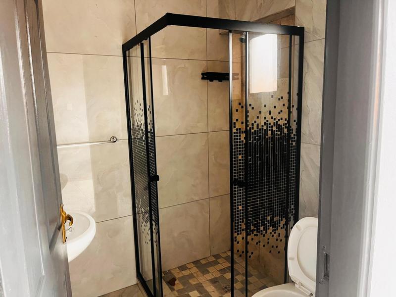 To Let 2 Bedroom Property for Rent in Zakariyya Park Gauteng