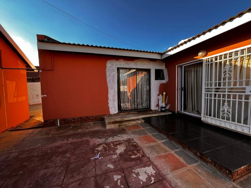 To Let 2 Bedroom Property for Rent in Zakariyya Park Gauteng