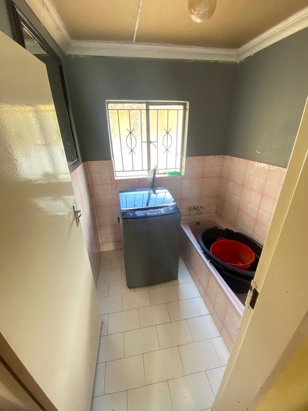 4 Bedroom Property for Sale in Zakariyya Park Gauteng