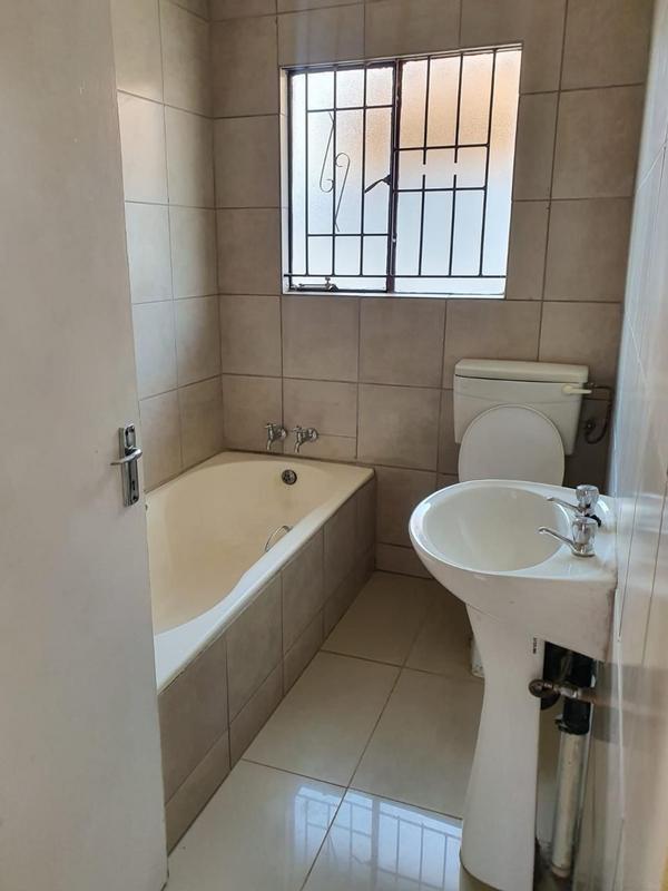 3 Bedroom Property for Sale in Zakariyya Park Gauteng